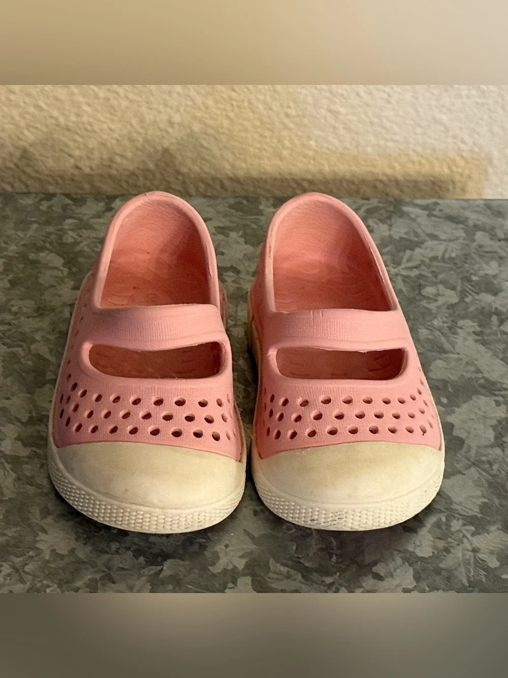 Kids Old Navy Pink Slip-On Mary Jane Shoes, Size 5